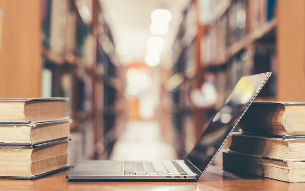 Open-Access-Lehre neben klassichen Handbüchern