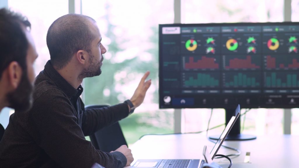 Mitarbeiter von Tenova und Microsoft