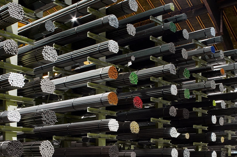 Swiss Steel Metallstangen im Lager, Symbol für gestiegene Halbjahresergebnisse (Symbolbild)