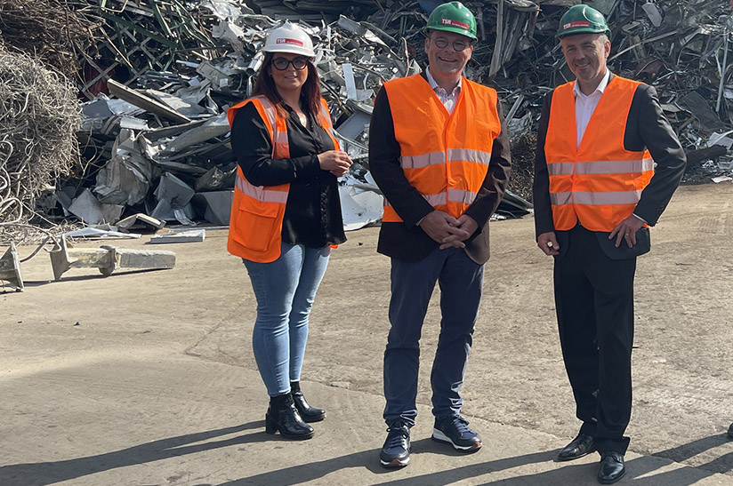 Thomas Jarzombek steht rechts außen