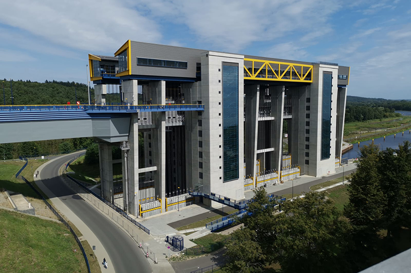 Für Europas größtes Schiffshebewerk lieferte Dillinger rund 5.500 Tonnen Grobblech