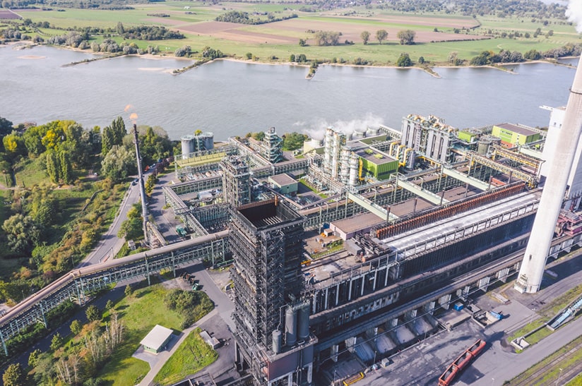 Industrielle Anlage von thyssenkrupp Steel, potenzielles Ziel von Emirates Steel.