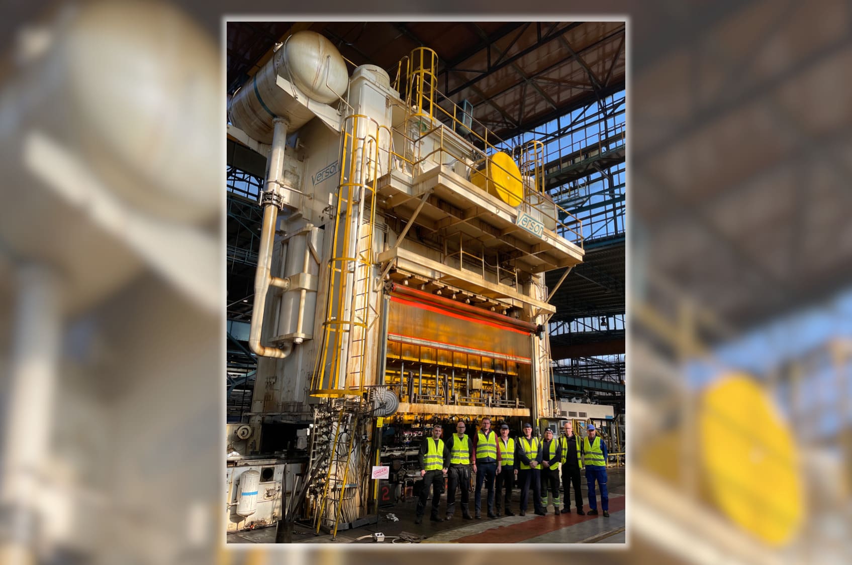 Der Service-Arm der Schuler Group demontierte die im bild zu sehende 4.000-Tonnen-Presse, reparierte die Einzelteile und baute die Anlage wieder zusammen.