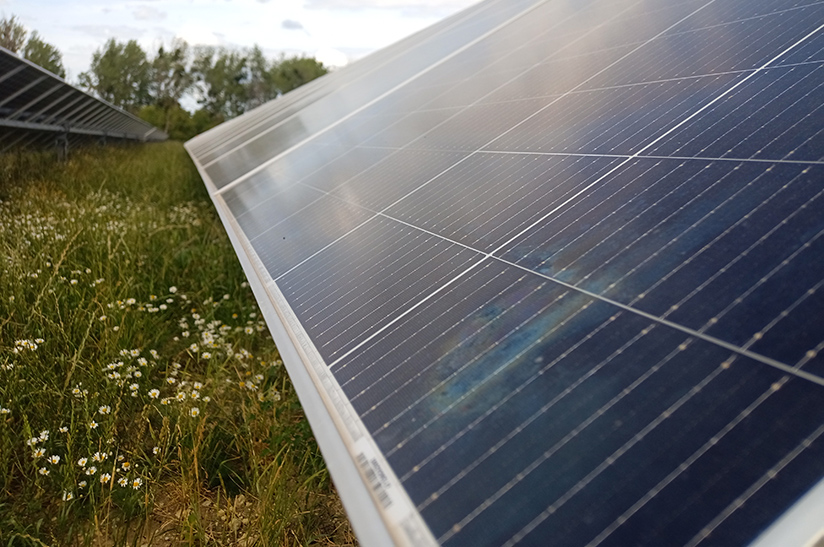 Das Bild zeigt ein geplantes Anlagenmodell von Thyssenkrupp Steel Europe, wie es sich in den Standort Duisburg einfügen soll.
