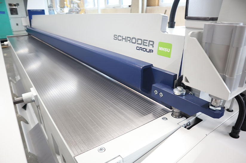 Motortafelschere MHSU von Schröder Maschinenbau