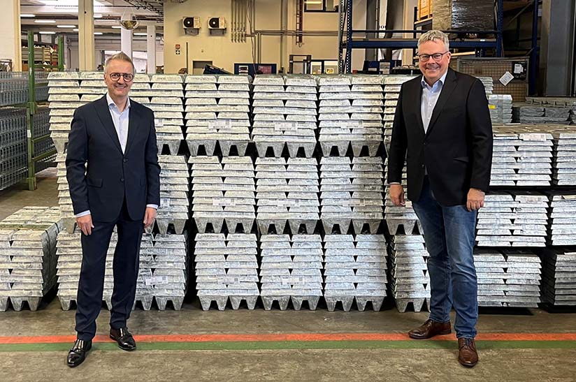 Thomas Neumann, und Alexander Horn von der Niedax Group