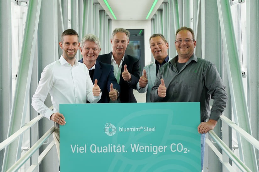 Das Bild zeigt fünf Menschen, die zu Westwood bzw. Thyssenkrupp Rasselstein gehören.