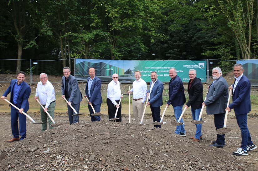 Symbolischer Spatenstich bei Kerschgens