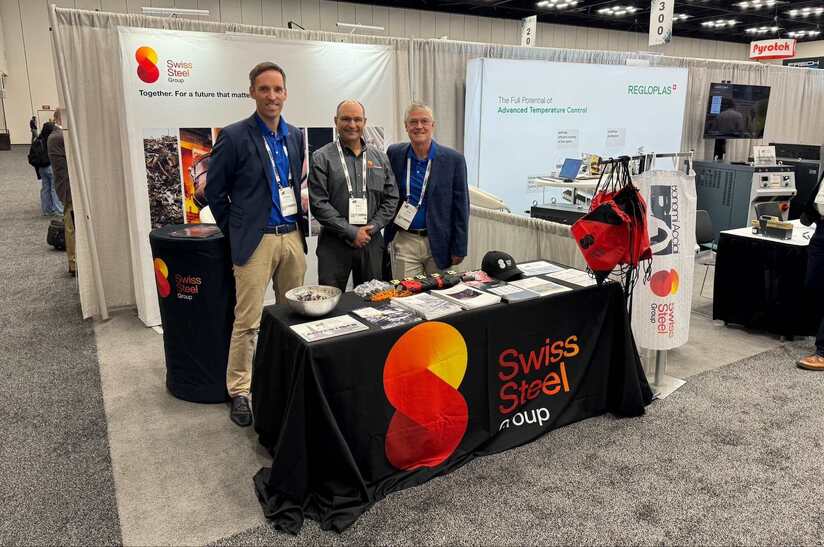 Daniel Frie und Kollegen der Swiss Steel Group am Ausstellungsstand auf der NADCA Konferenz 2024. In Fries Vortrag ging es um Werkzeugstähle für den Druckguss.