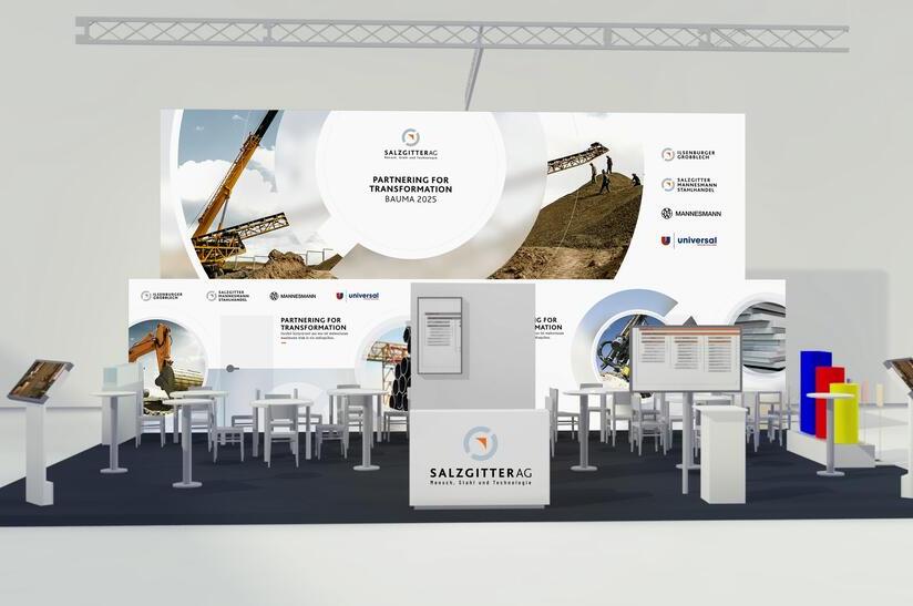 Messestand mit Stahlprodukten und Fachmagazinen auf der Bauma 2025.