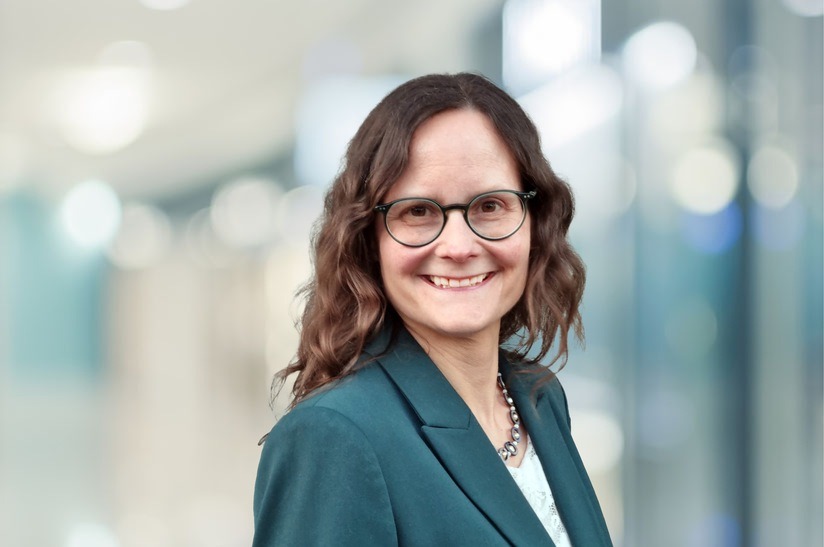 Das Bild zeigt Dr. Carmen Ostwald, die Leitung der Vereinigung hinter dem Low Emission Steel Standard (LESS)