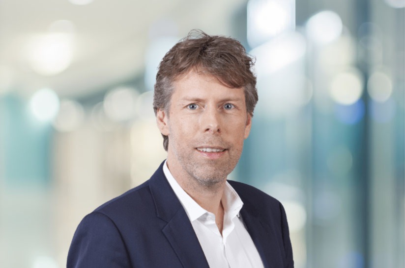 Das Bild zeigt ein Porträt von Jonathan Weber, Vorstand bei SHS Stahl-Holding-Saar. Er zeichnet u.a. für die Transformation bei saarstahl-werk-voelklingen-uebernahme-liberty-ascoval-hayang veranwortlich.