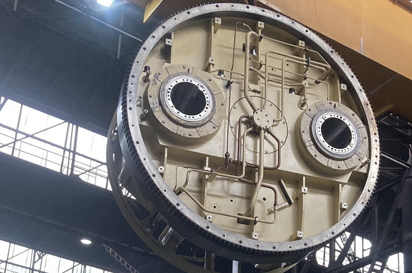 SMS group modernisiert in Genua das Tandem-Kaltwalzwerk von Acciaierie d’Italia – Austausch kritischer Komponenten sichert langfristige Produktionssicherheit.