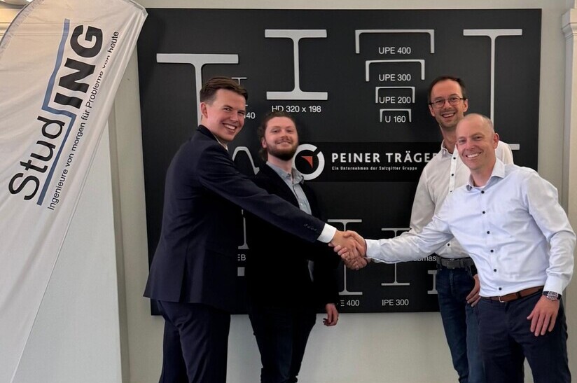 Linke Seite: Rasmus Conrad (links), Florian Potkowa (rechts) / beides Geschäftsführer StudING-Braunschweig GmbH, einem Büro für Nachwuchsingenieure Rechte Seite: Kai Lütkepohl (vorn – Leiter Technische Dienste), Stephan Lichtinger (hinten – Leiter Personal), beide Peiner Träger GmbH