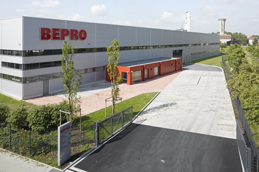 Der Stahlhändler Bepro sitzt in Gelsenkirchen. Das Bild zeigt den Standort Ahlmannshof von außen.