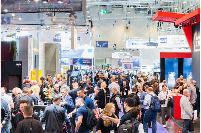 Fachmesse für Stahlindustrie: Fachpublikationen und Networking.