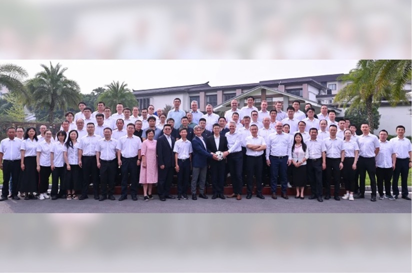 Die Eröffnungszeremonie in Chongqing wurde geleitet von Li Yong, Chairman von Chinalco Southwest Aluminum, Peter Langner, CEO von SMS China, sowie Michael Schäfer, EVP Flat Products der SMS group GmbH