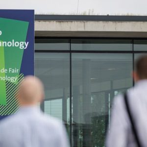 Messe SurfaceTechnology Germany mit Fachzeitschriften über Stahl und Oberflächentechnik.