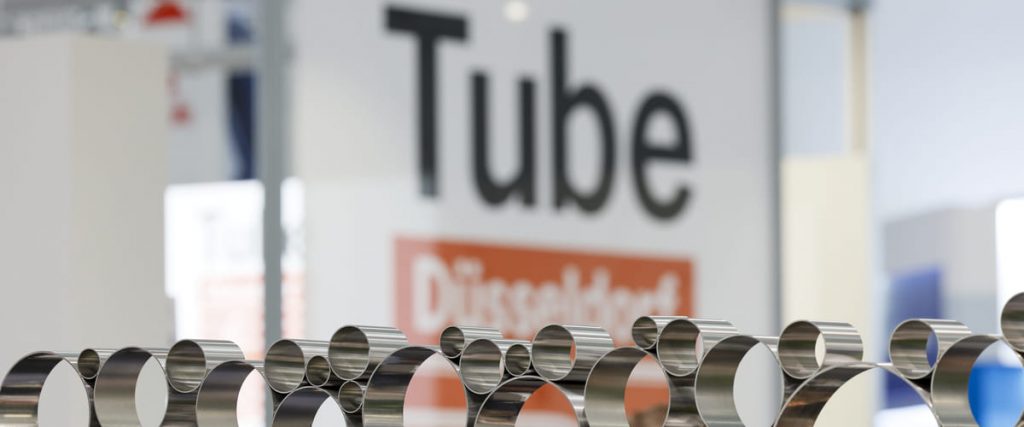 Edelstahlrohre auf Messe in Düsseldorf, es geht um die Tube 2026