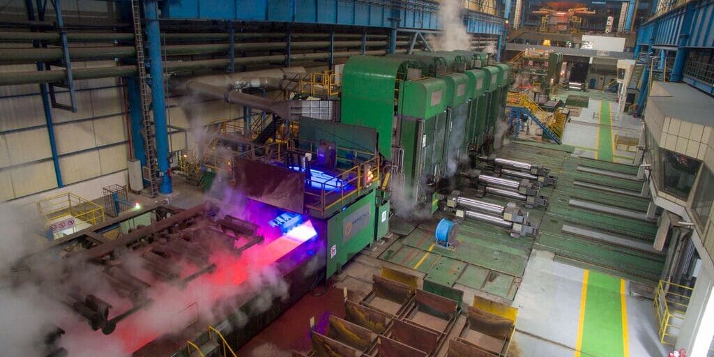 Nach 10 Jahren erfolgreichen Betriebs sind nun alle fünf Arvedi ESP-Anlagen in Rizhao mit der LevCon Bender Anti-Bulging-Technologie ausgestattet.