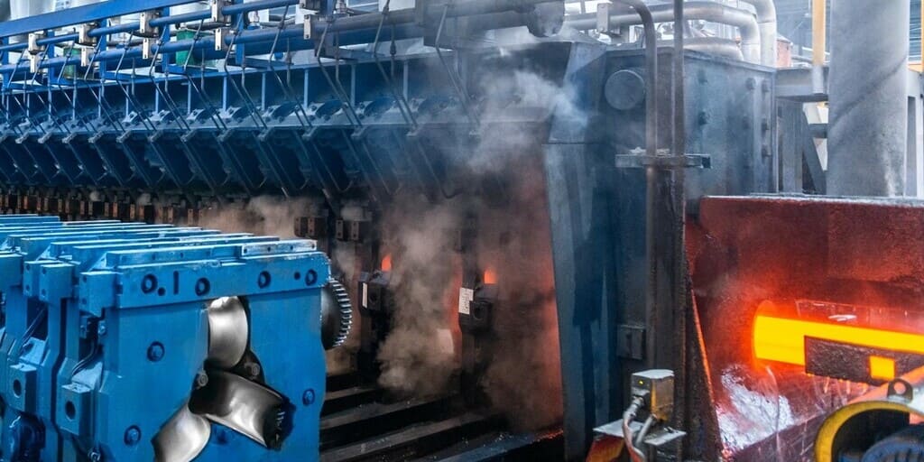 Das CARTA-neo-SRM-Automationssystem ermöglicht die Überwachung und Steuerung des Streckreduzierprozesses in Echtzeit.