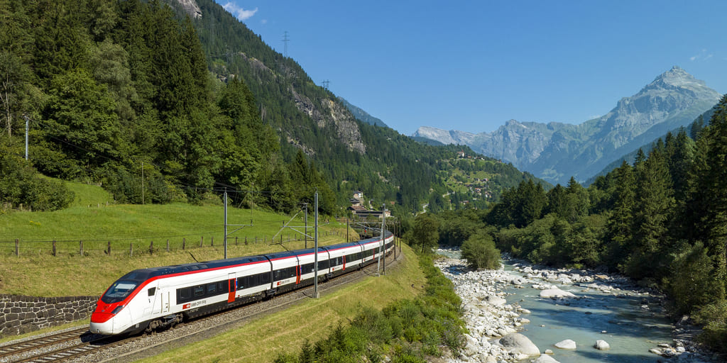SBB Giruno Ausfahrt Gurtnellen Richtung Wassen. Voestalpine Railway Systems arbeitet auch für die SBB.