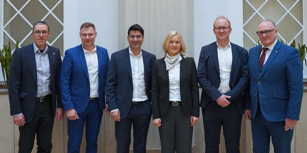 Foto 1 Gruppenbild ©Mannesmann