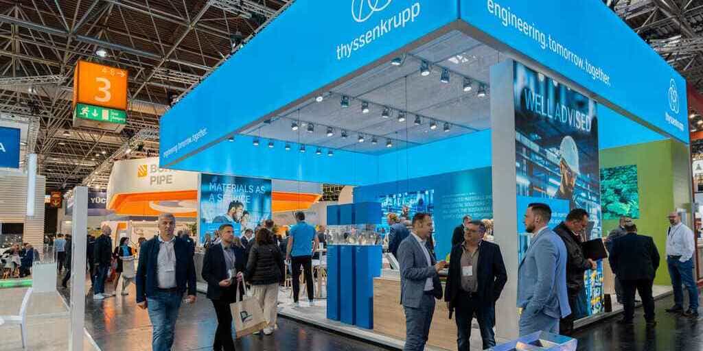 Thyssenkrupp Steel Europe und Materials Services präsentieren Produkte und Lösungen für die Rohr- und rohrverarbeitende Industrie auf der Tube 2026 – Halle 3, Stand 3C28. Das Bild zeigt den Stand auf der Tube 2024.