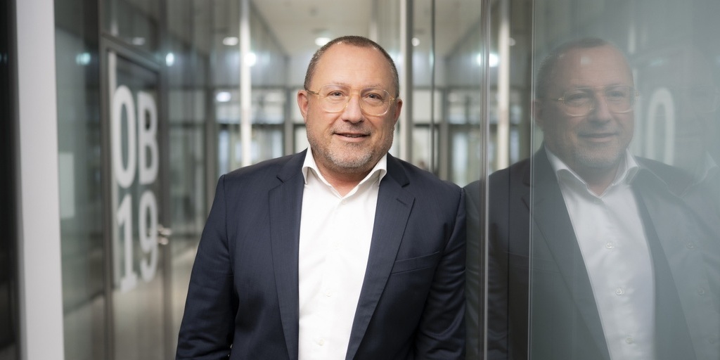 Georgios Giovanakis übernimmt zum 1. Juni 2026 das neu geschaffene Vertriebsressort und wird Chief Sales Officer (CSO) der Thyssenkrupp Steel Europe AG.