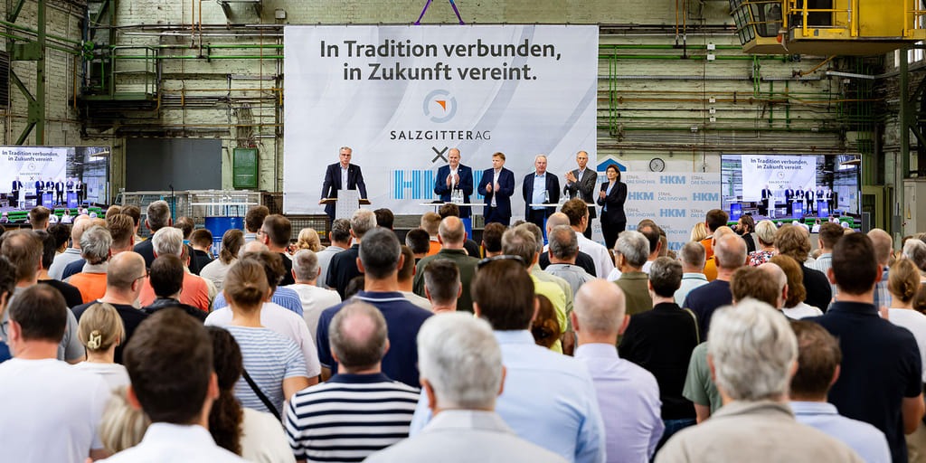 Die Führung der Salzgitter AG bei der HKM-Belegschaft
