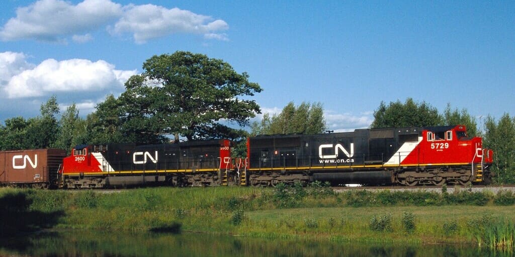 Ein Zug von Canadian National (CN) in St. Justin, Quebec. Voestalpine Railway Systems hat mit der kanadischen Güterbahngesellschaft eine langfristige Liefervereinbarung für Weichensysteme abgeschlossen.