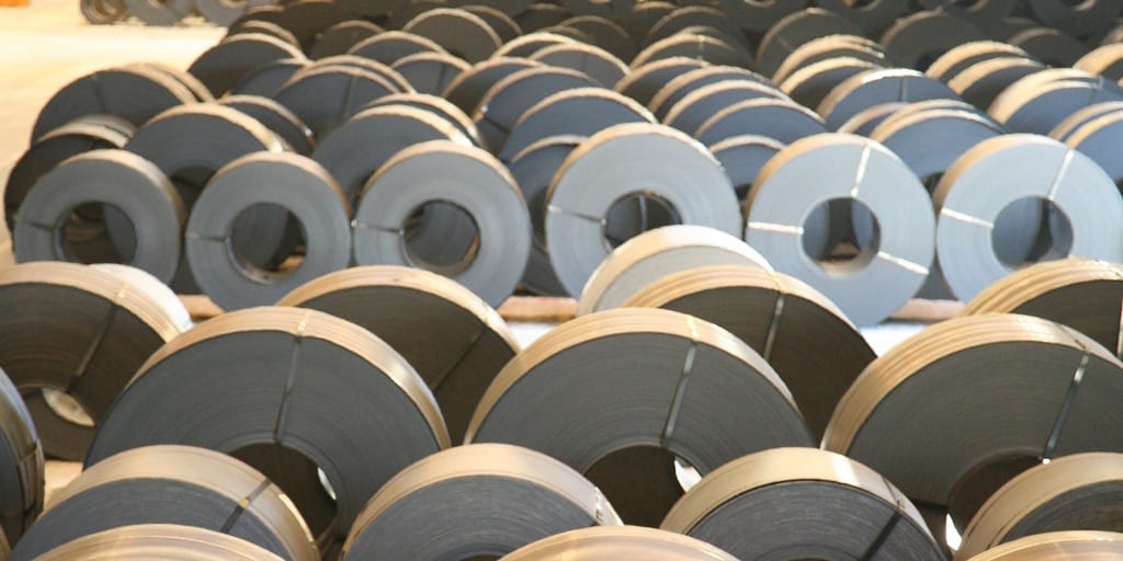 Coils von ArcelorMittal: Der Stahlhersteller hat erstmals Einstufungen nach dem Low Emission Steel Standard für ausgewählte XCarb-Flachstahlprodukte veröffentlicht.